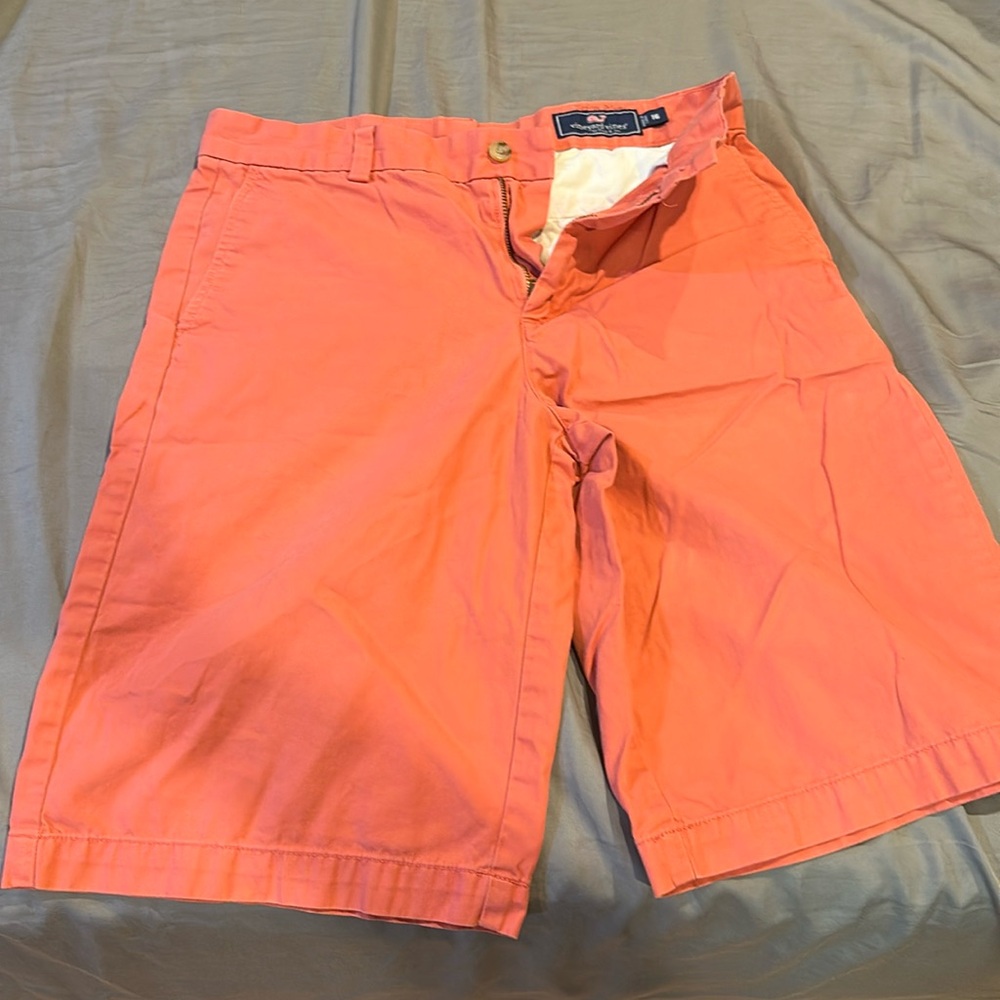 Boys Vineyard Vines shorts‎